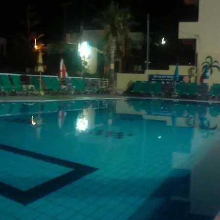 Lejlighedshotel Village Oasis 2*